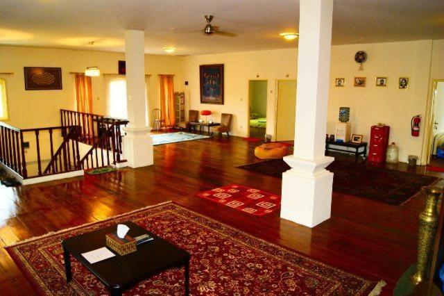 Arimbi Cibulan Suites Cisarua Exteriér fotografie