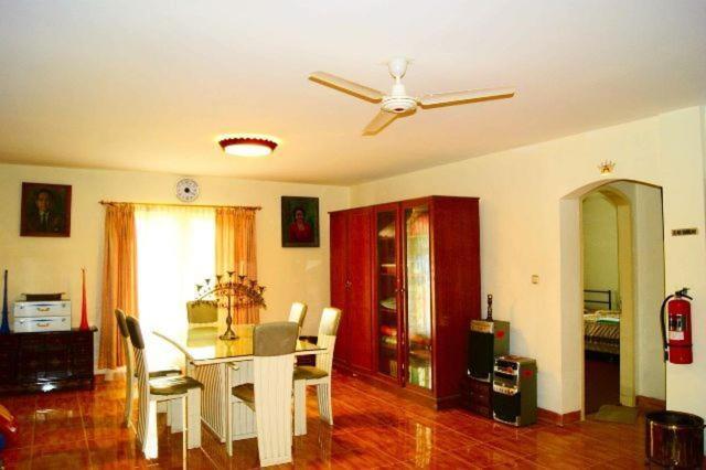 Arimbi Cibulan Suites Cisarua Exteriér fotografie